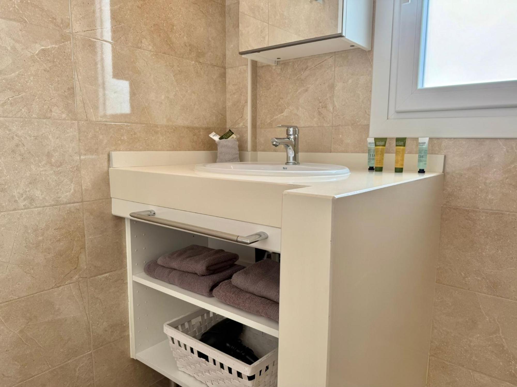 Blanco 35 By Sunhousescanarias El Tablero  Luaran gambar
